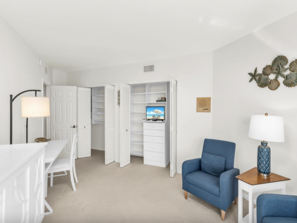 South end Marco Island Luxury Condo 3 month minimum